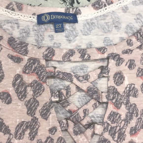 Democracy Leopard Print Cold Shoulder Top - Picture 3 of 4